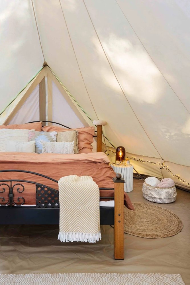 Бежова памучна декоративна възглавница Waffle, 45 x 45 cm - Tiseco Home Studio