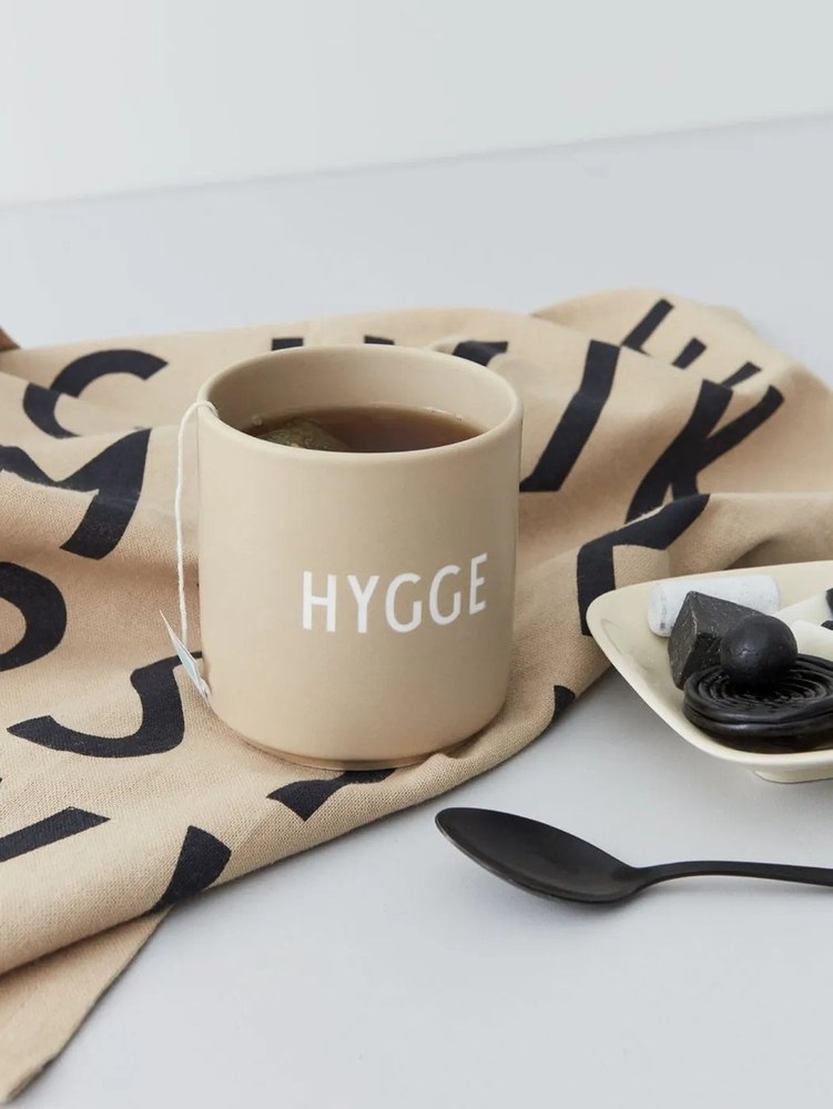 Бежова памучна кърпа за чай "Азбука" в комплект от 2 броя, 40 x 60 cm - Design Letters