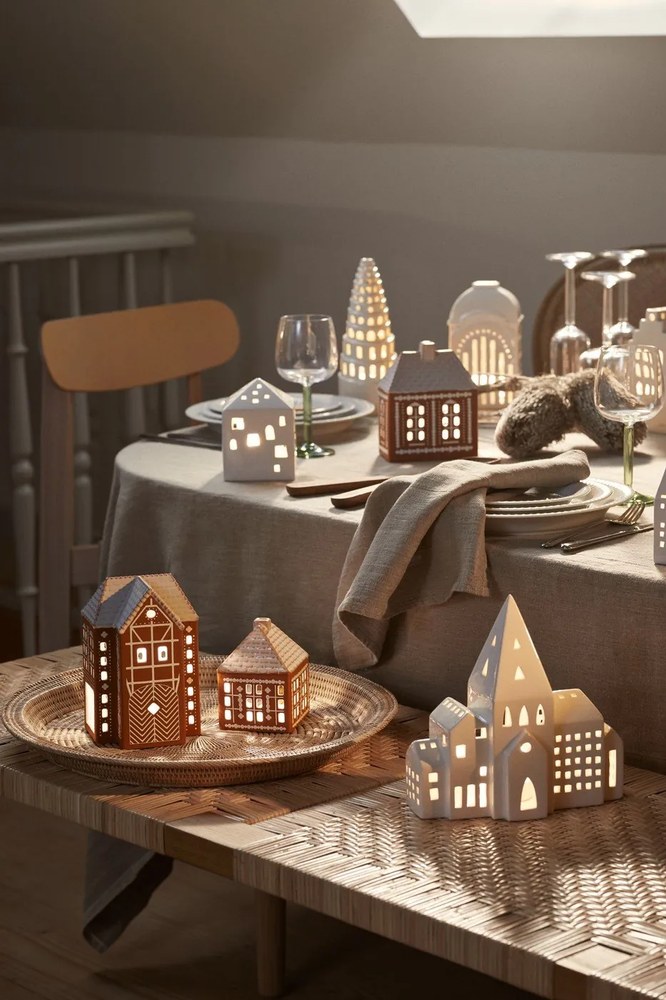 Керамичен свещник за чаена свещ Gingerbread Lighthouse – Kähler Design