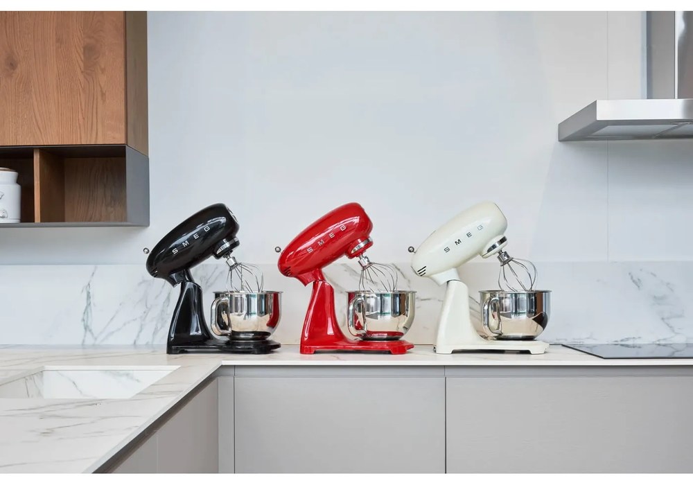 Кремав кухненски робот Retro Style – SMEG