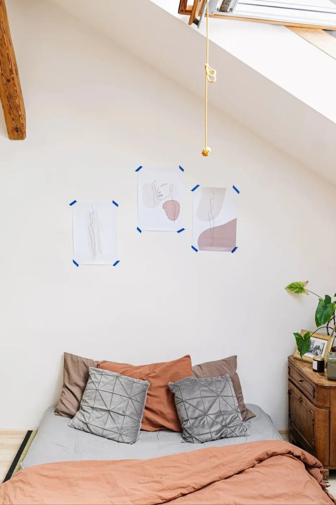 Сива възглавница JAHU Amy, 45 x 45 cm