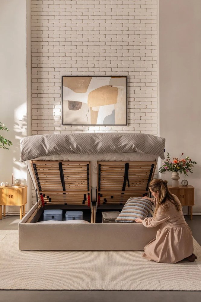 Нощно шкафче от дъб в естествен цвят Langley – Actona