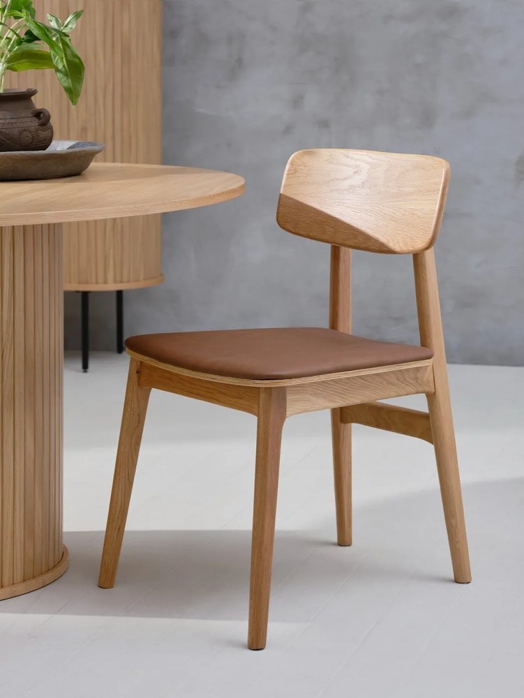 Шкафче от декор от дъб с плъзгащи се врати естествено 100x118 cm Nola – Unique Furniture