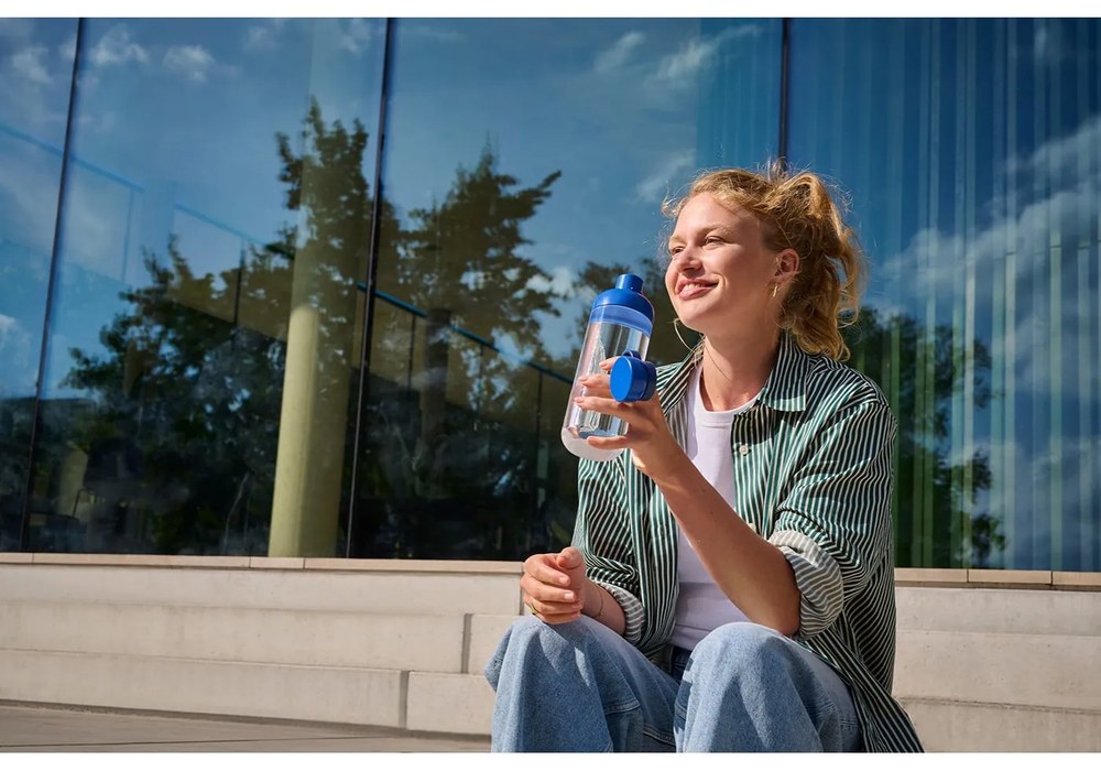 Тъмносиня тританова бутилка 900 ml Vivid blue – Mepal