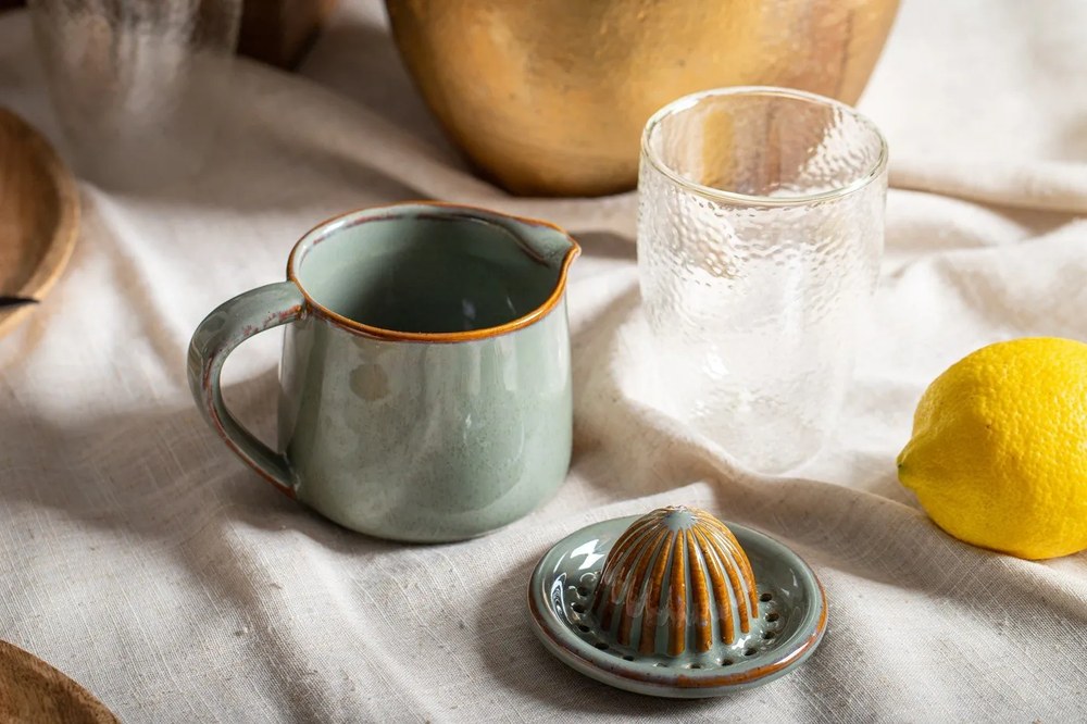 Зелен фаянсов чайник със сокоизстисквачка Pixie - Bloomingville