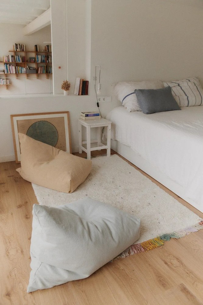 Светложълт детски пуф Cleo Light Honey – Lorena Canals