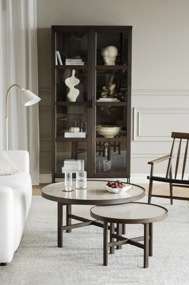 Кафява витрина от масивен дъб 95x195 cm Everett – Rowico