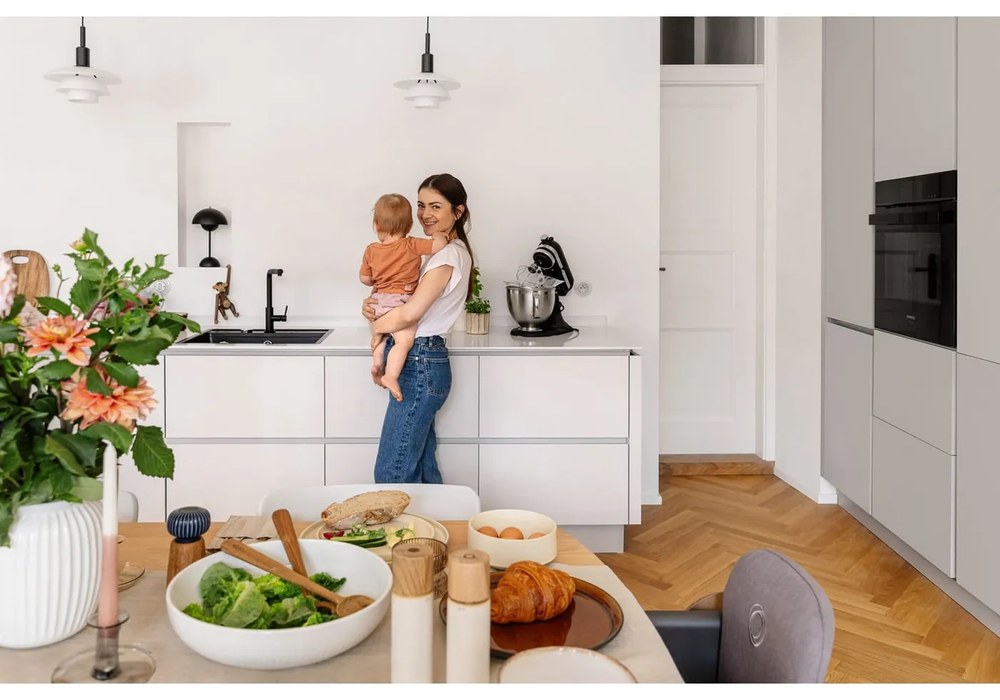 Черна/в кехлибарен цвят глинена чиния ø 27 cm Gastro Black/Amber – Bitz