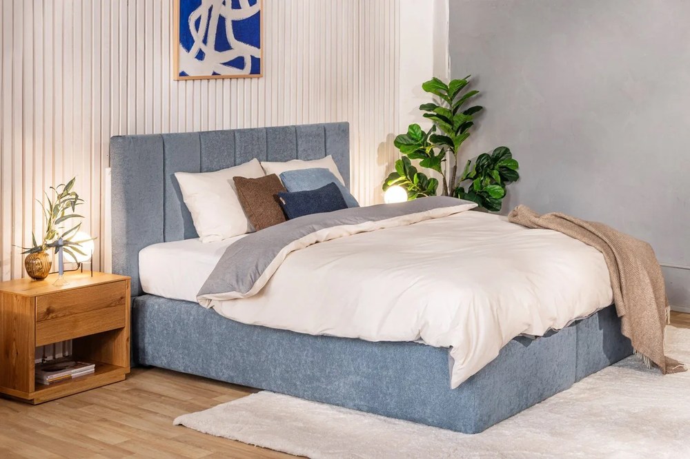 Синьо боксспринг легло с място за съхранение 160x200 cm Elva Bold – Bonami Selection