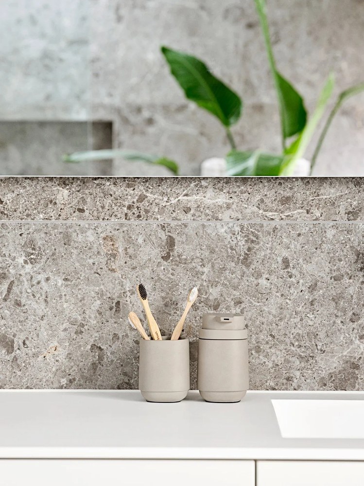 Бежов бетонен диспенсер за сапун Time - Zone