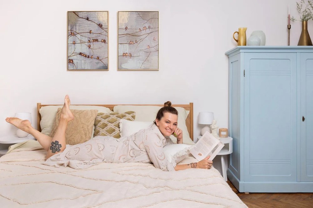 Бяло-кафява настолна лампа от керамика и плат, височина 29 cm Martin - Reality