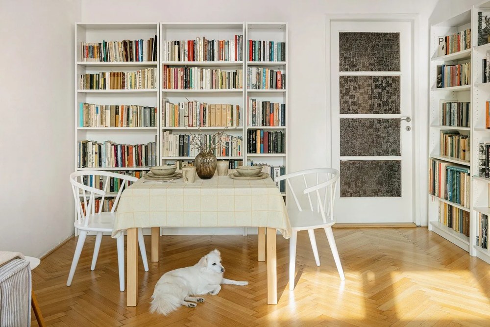 Бял шкаф за книги 79x203 cm Basic - Tvilum