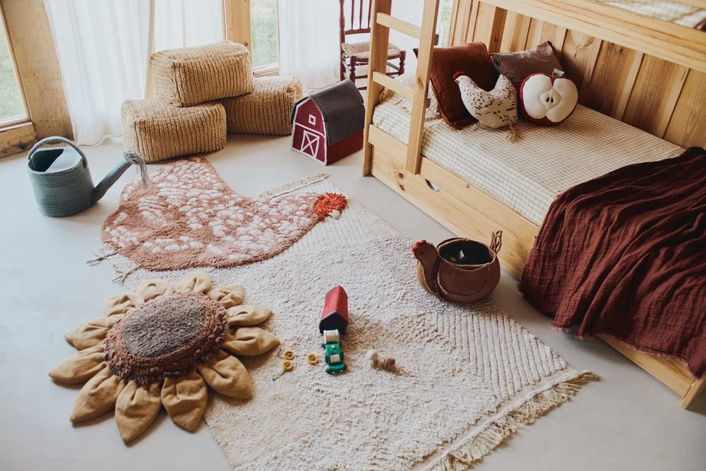 Бежово памучно детско килимче за игра 120x170 cm Farm Fields – Lorena Canals