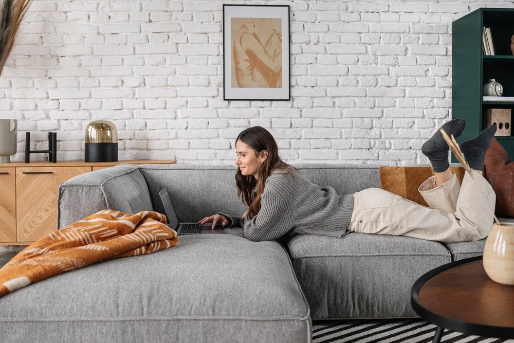 Черен алуминиев свещник, височина 20 cm Deeb - Bloomingville