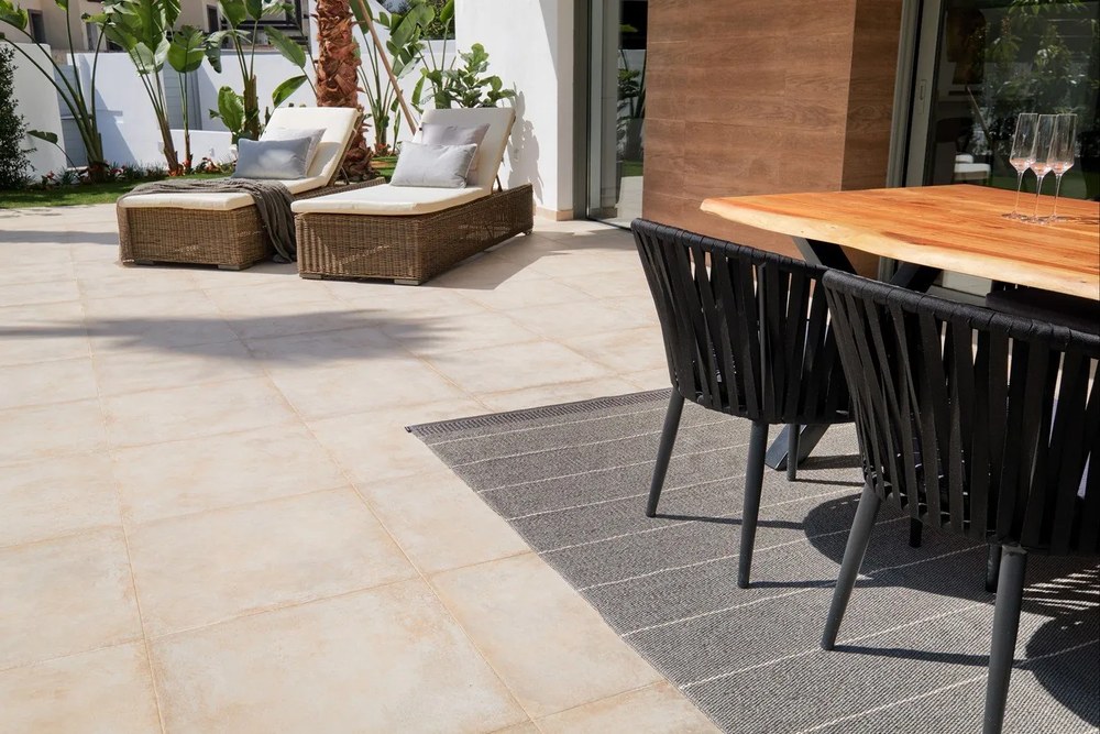 Възглавница за открито 38x58 cm Sunny Grey – Pappelina