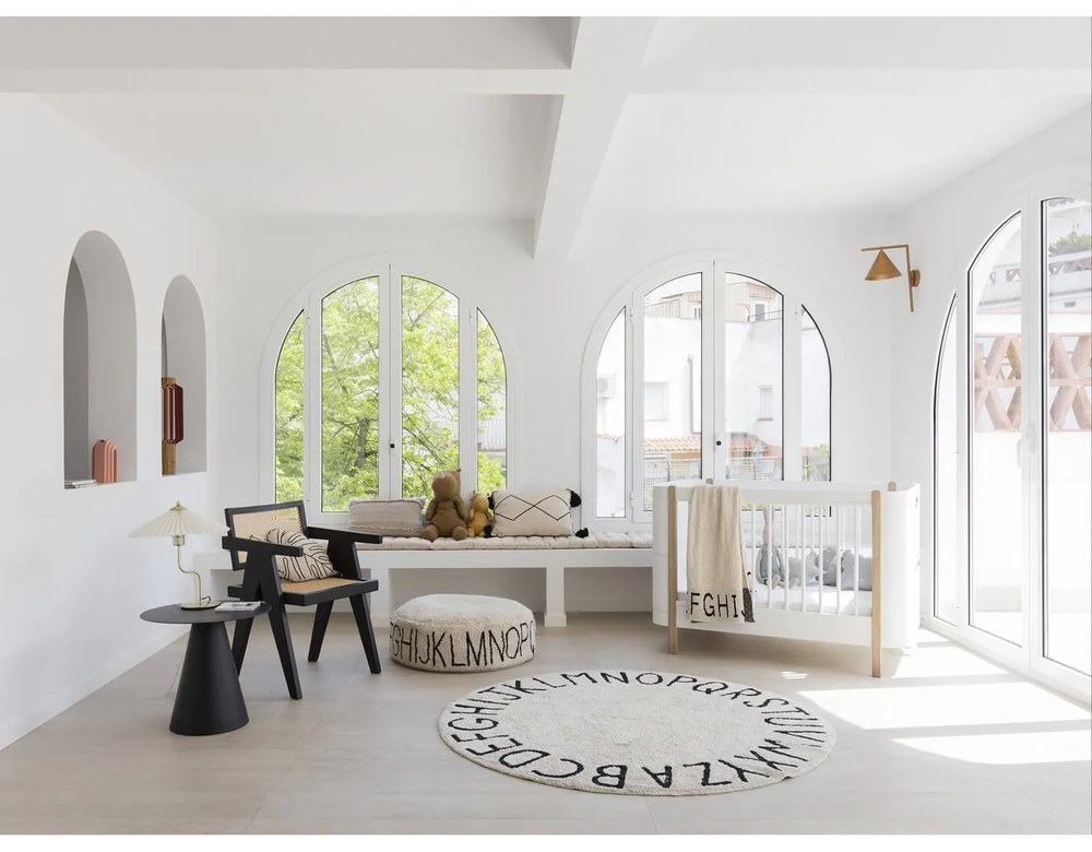 Кремав детски пуф ABC – Lorena Canals