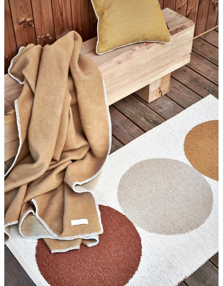 Килим за открито и закрито в цвят жълта охра и крем 70x140 cm Otto Harvest – Pappelina