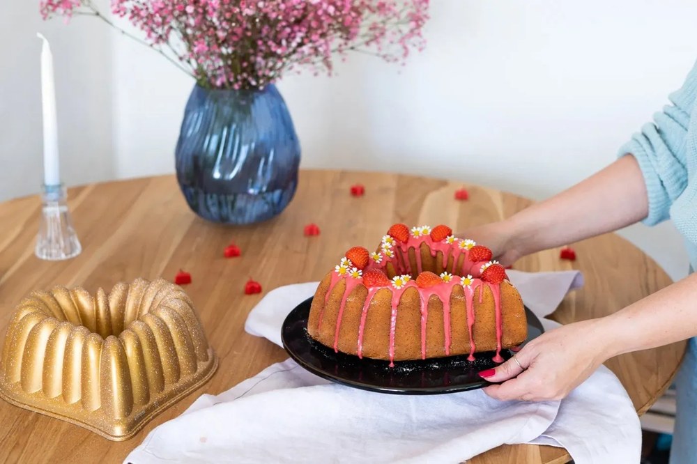 Стъклен свещник Saynab - Bloomingville