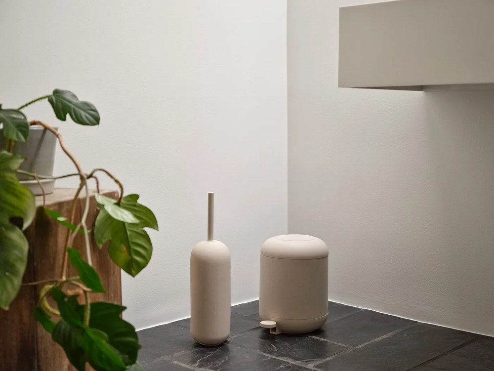 Бежово пластмасово кошче за боклук с педал 4 l Sensu – Zone