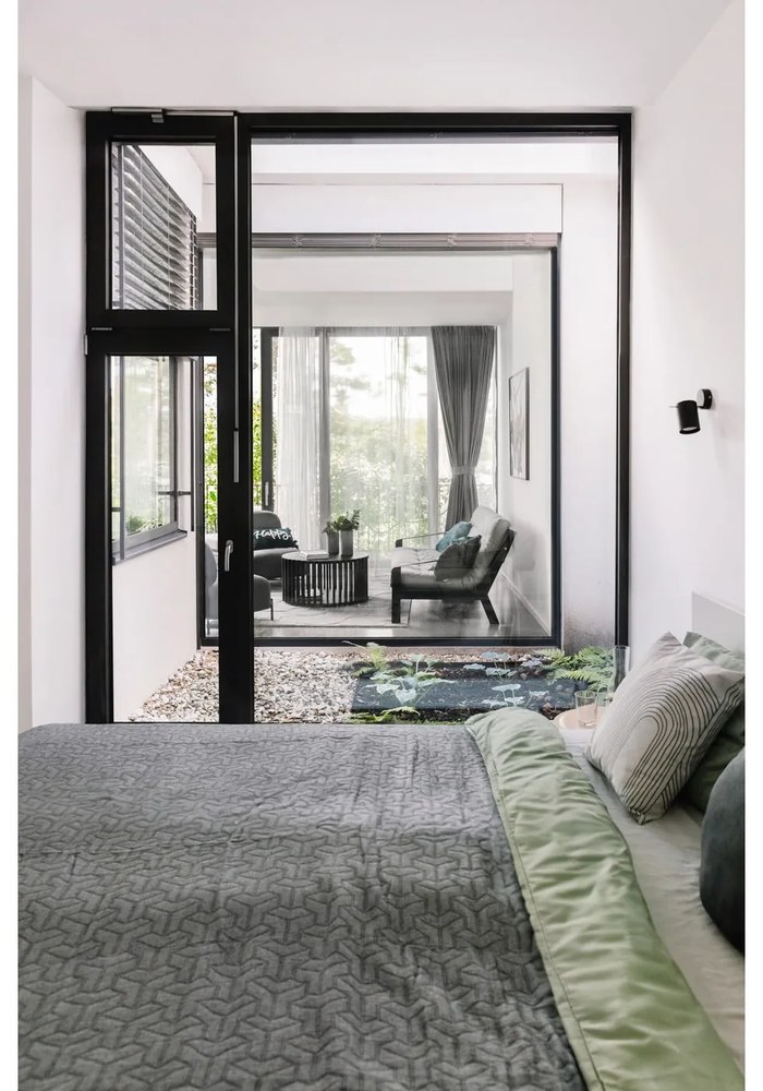 Масичка за кафе от черен дъб , ø 83 cm Drum - Woodman