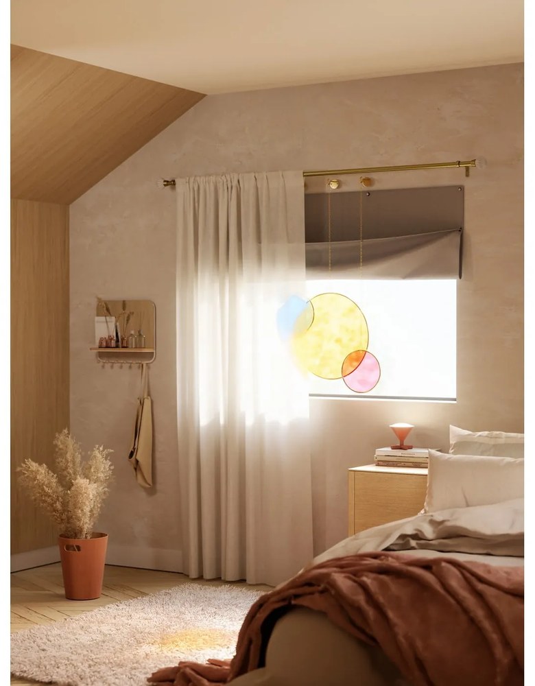 Бяла стенна закачалка от букова дървесина с рафт Estique - Umbra