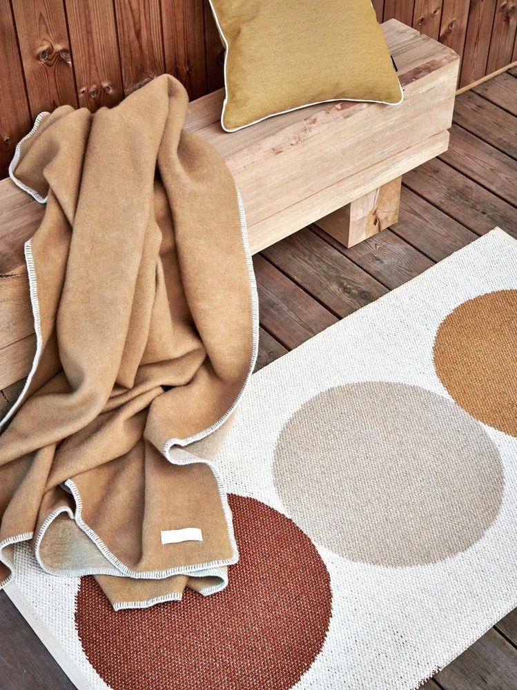 Килим за открито и закрито в цвят жълта охра и крем 70x140 cm Otto Harvest – Pappelina