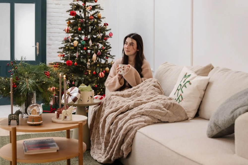 Свещници в комплект от 3 бр. от полирезин Siffer – Bloomingville