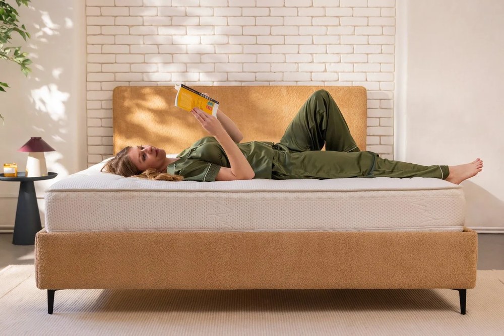 Лилава и бежова метална настолна лампа Chipper - Hübsch