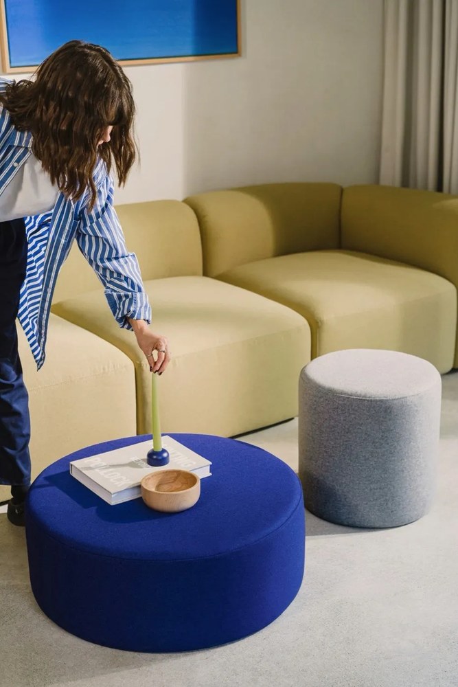 Синя вълнена табуретка Folk – noo.ma