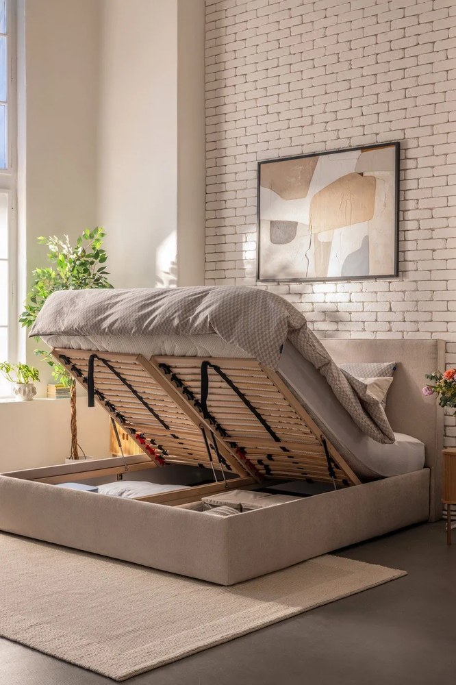 Бежово тапицирано двойно легло с място за съхранение и включена подматрачна рамка 180x200 cm Thessa Bold – Bonami Selection