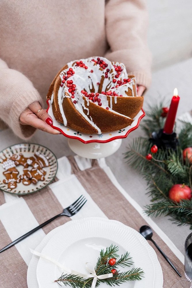 Керамична стойка за десерти с коледен мотив Naive – Bloomingville