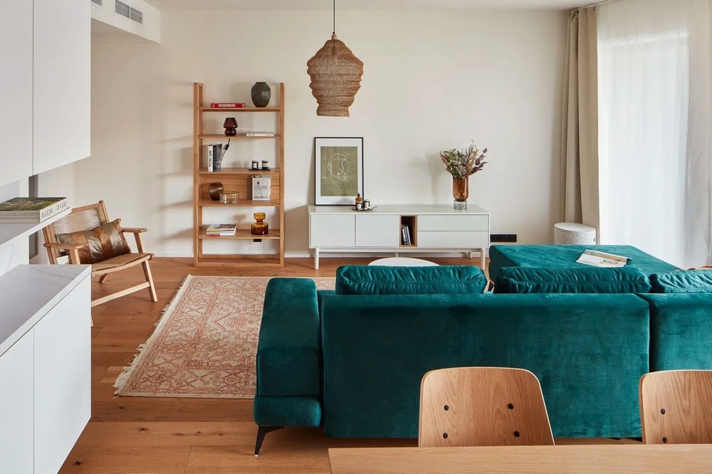 Светлокафяв трапезен стол със светлосива седалка Nagano - Rowico