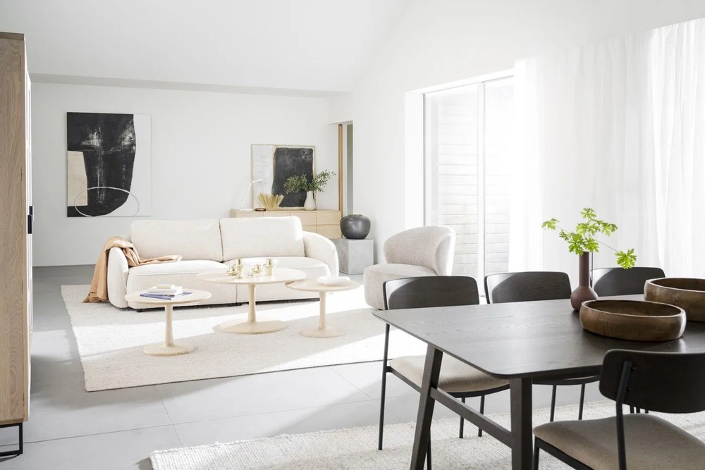 Бежово кресло Roselawn – Rowico