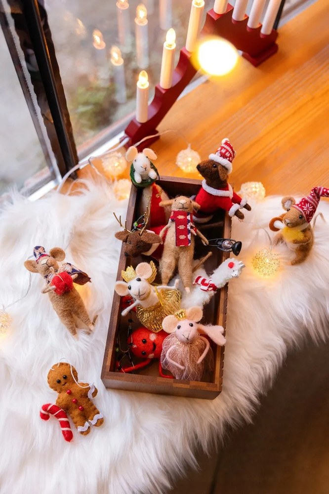 Текстилна ръчно изработена коледна украса 10 cm Gingerbread – Sass &amp; Belle