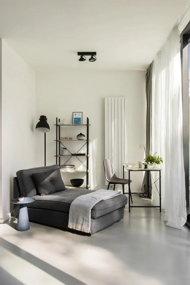 Синя алуминиева странична масичка , ø 39,5 cm Ringar - White Label