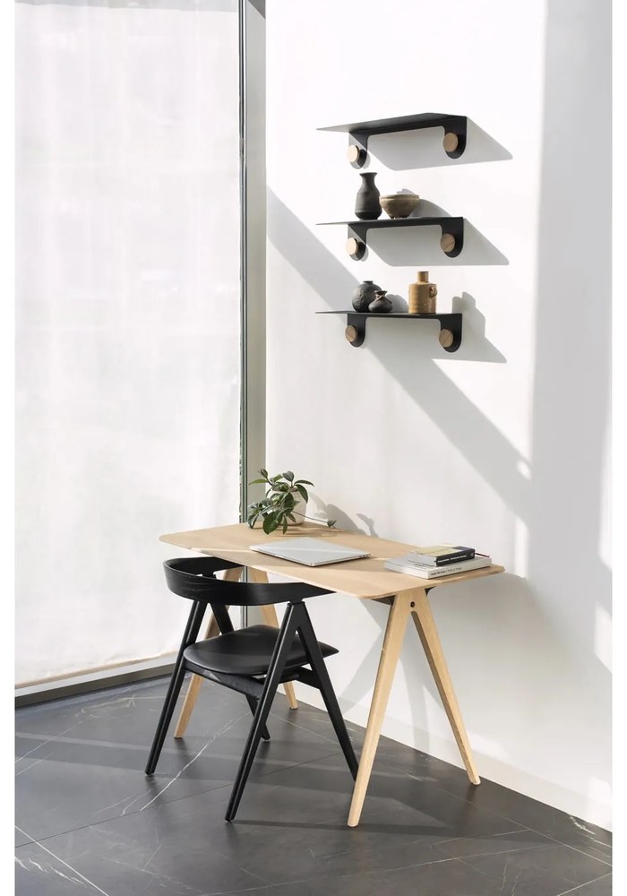 Стенен рафт от черна стомана с детайли от дъбово дърво с 2 куки , дължина 50 см Hook - Gazzda