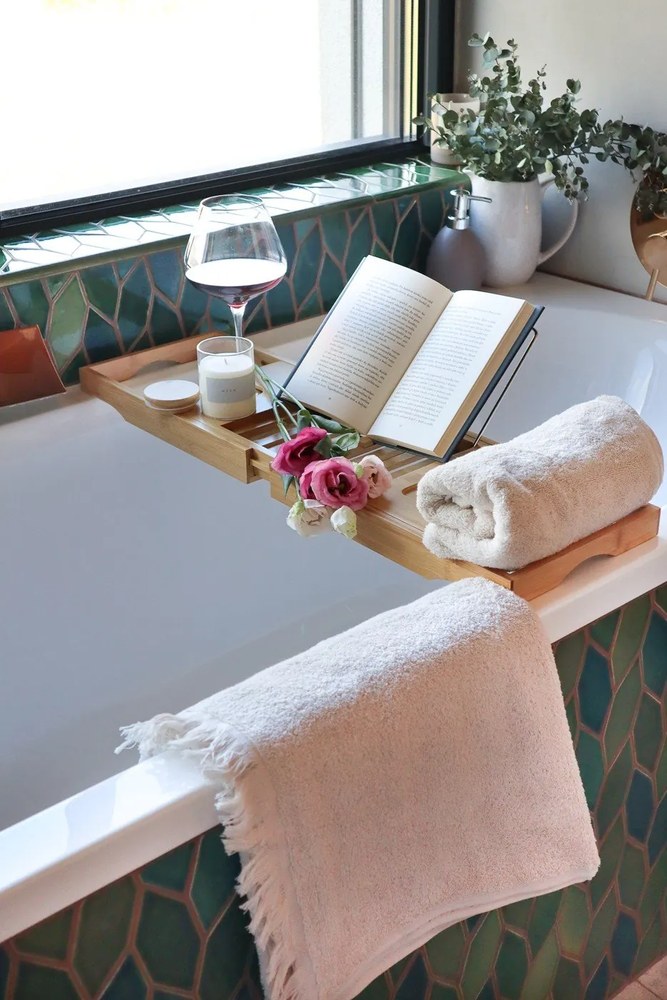 Ароматна свещ от соев восък време на горене 40 час #70 Moss, Black Pepper, Cypress – Perfumed Prague