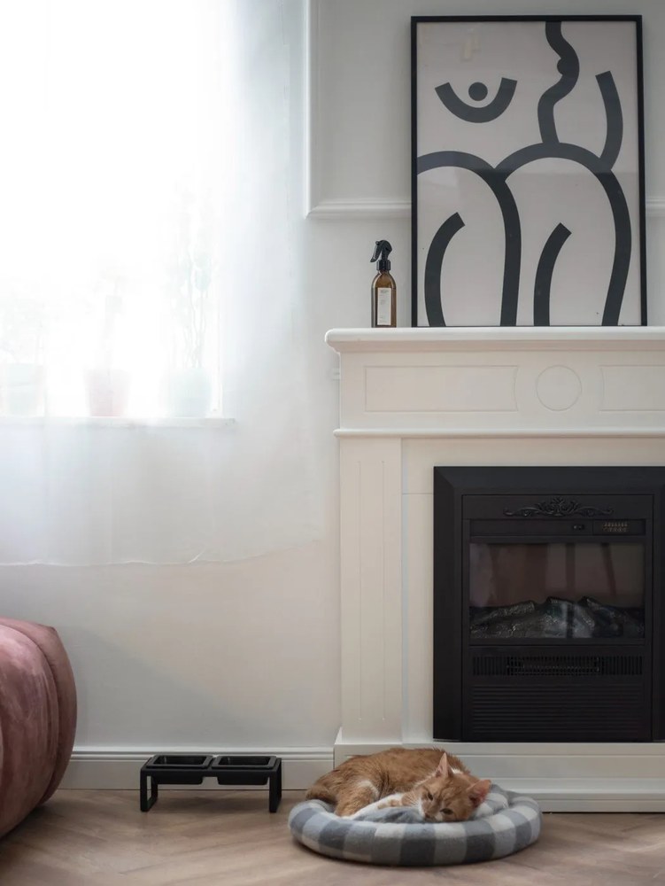 Комплект черни купи за животни с поставка Yamazaki Tower - YAMAZAKI