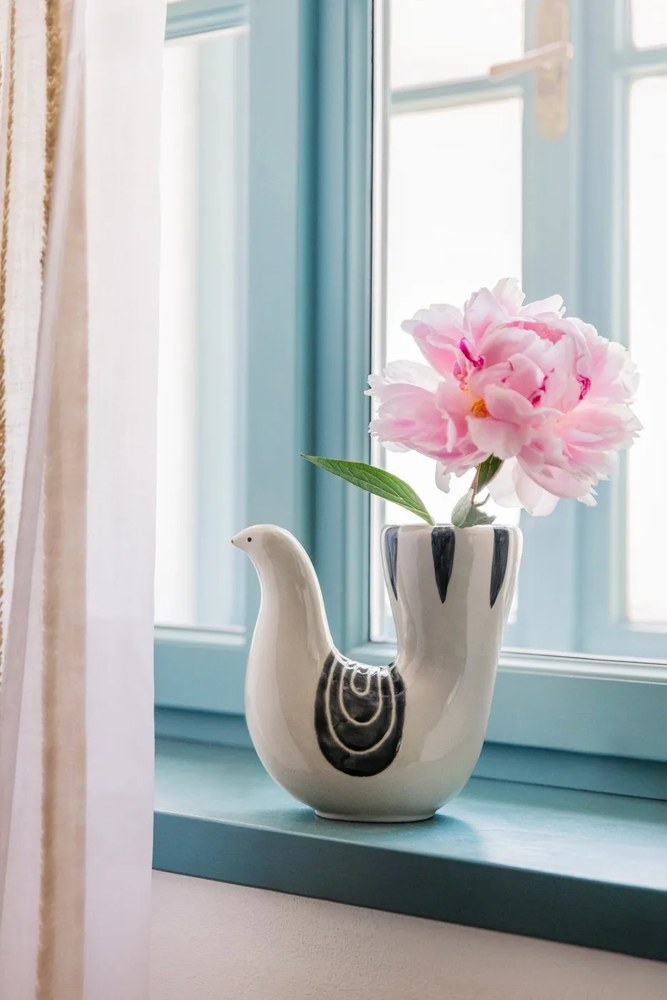 Кремава ръчно рисувана керамична ваза (височина 19 см) Trudy - Bloomingville