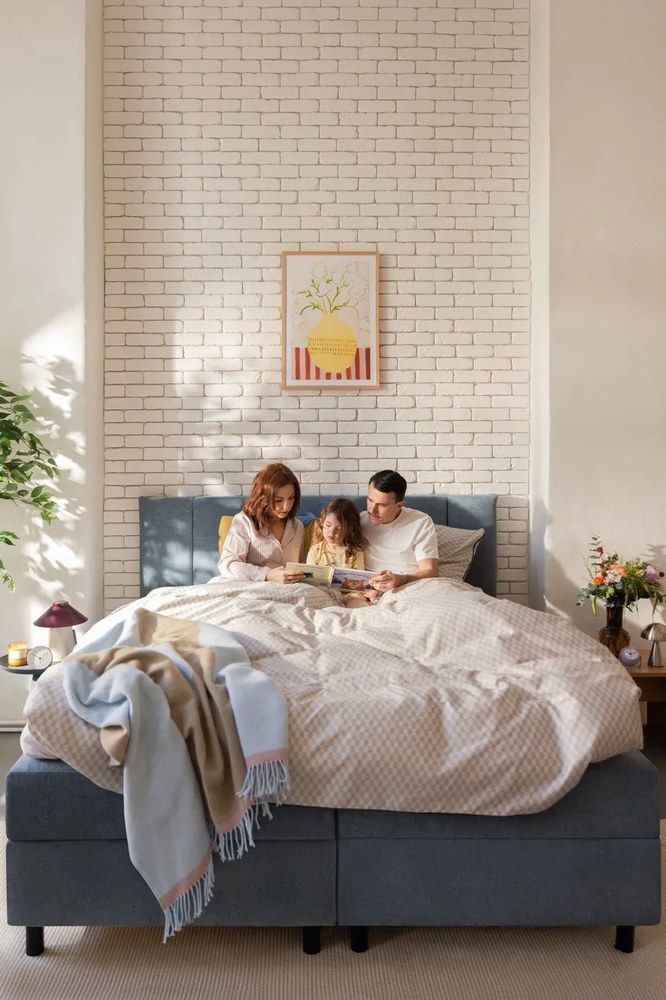 Лилава и бежова метална настолна лампа Chipper - Hübsch