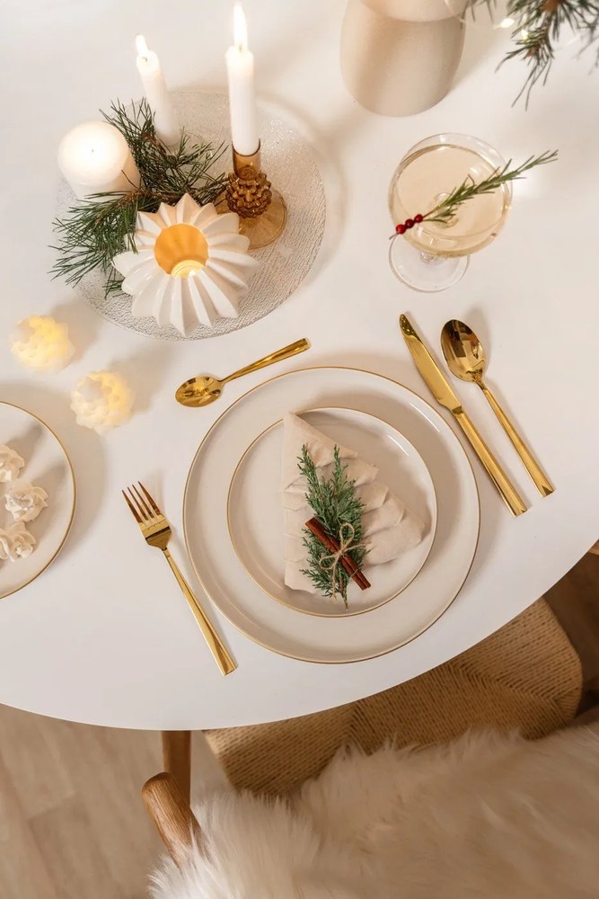 Комплект от 16 прибори за хранене от неръждаема стомана Glow Avie - Premier Housewares