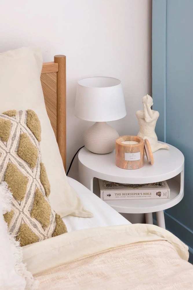 Бяло-кафява настолна лампа от керамика и плат, височина 29 cm Martin - Reality