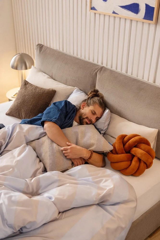 Тъмносива LED затъмняваща се настолна лампа (височина 20 cm) Mush – Hübsch