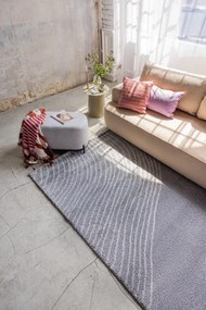 Бяла ръчно изработена стъклена ваза (височина 18 см) Cosmin - Bloomingville