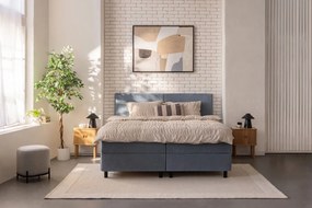 Синьо боксспринг легло с място за съхранение 180x200 cm Elva Bold – Bonami Selection