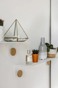 Стенен рафт от бяла стомана с детайли от дъбово дърво с 2 куки , дължина 50 см Hook - Gazzda