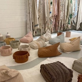 Светложълт детски пуф Cleo Light Honey – Lorena Canals