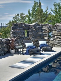 Синя и кремава пътека за открито и закрито 70x200 cm Molly Ocean Grey – Pappelina