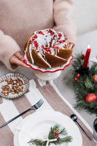 Керамична стойка за десерти с коледен мотив Naive – Bloomingville