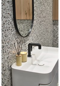 Ароматна свещ с време на горене 30 часа Iris Cucumber Blossom – Villa Collection